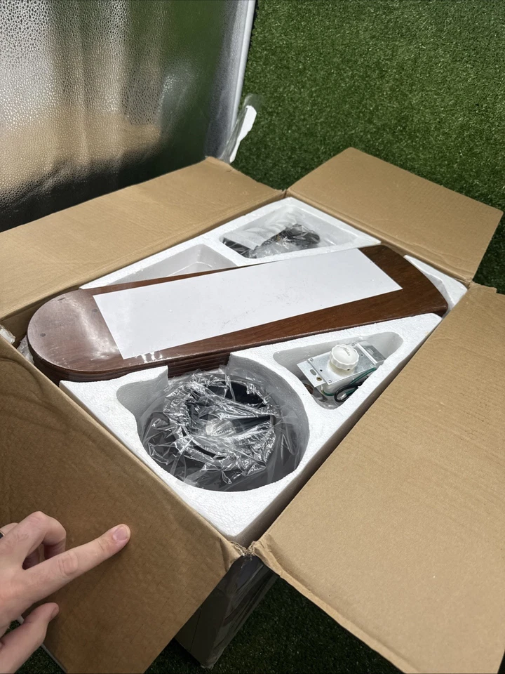 Hunter 22282 Outdoor Original 52" Ceiling Fan Cast Iron New Open Box - Image 4 of 4