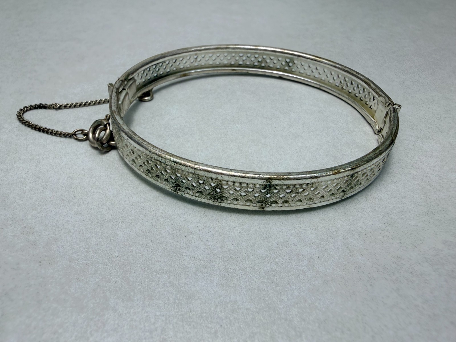 Miriam Haskell Silver Hinged Bangle Bracelet 6.3/… - image 2