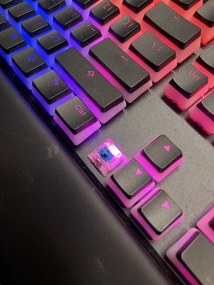 Cooler Master MK750 Full Size RGB Mech. KB - Blue - Pudding Keycaps - Wrist Rest - Image 4 of 4