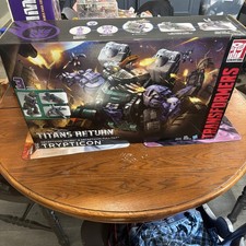 Hasbro Transformers New in Box - TITANS RETURN TRYPTICON 2017 sealed