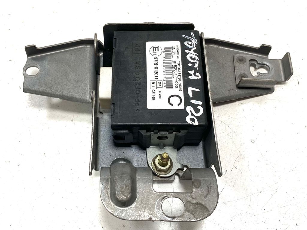 Toyota Land Cruiser 100 J1 Immobilizer 626317-000 2006 11424184  