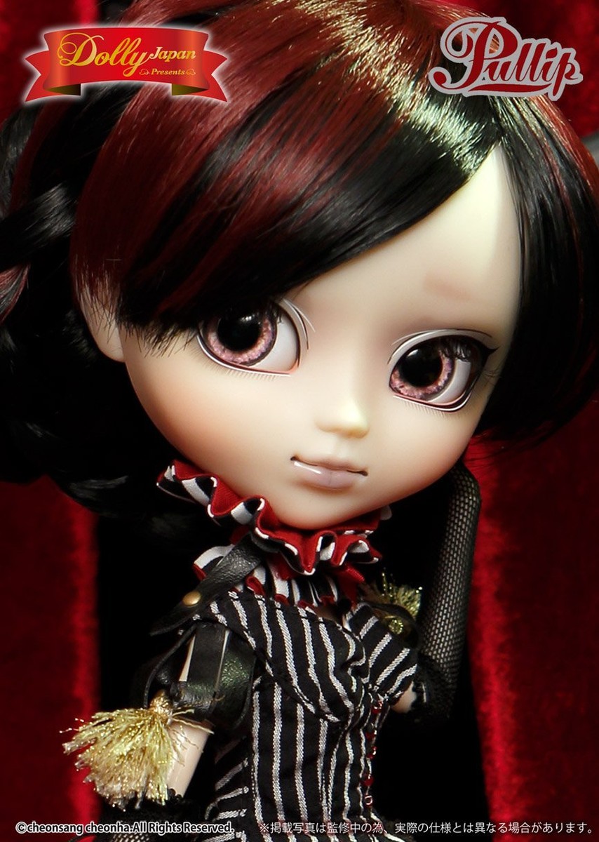 MOMOLITA costume supervised by Mitsubachi BabyBee Pullip Laura P