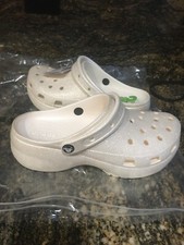 NUEVO Zuecos para mujer Crocs clásicos plataforma brillo, talla 10 zapatos