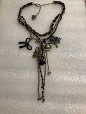 Collar Betsey Johnson Silueta Dama Arco Raro