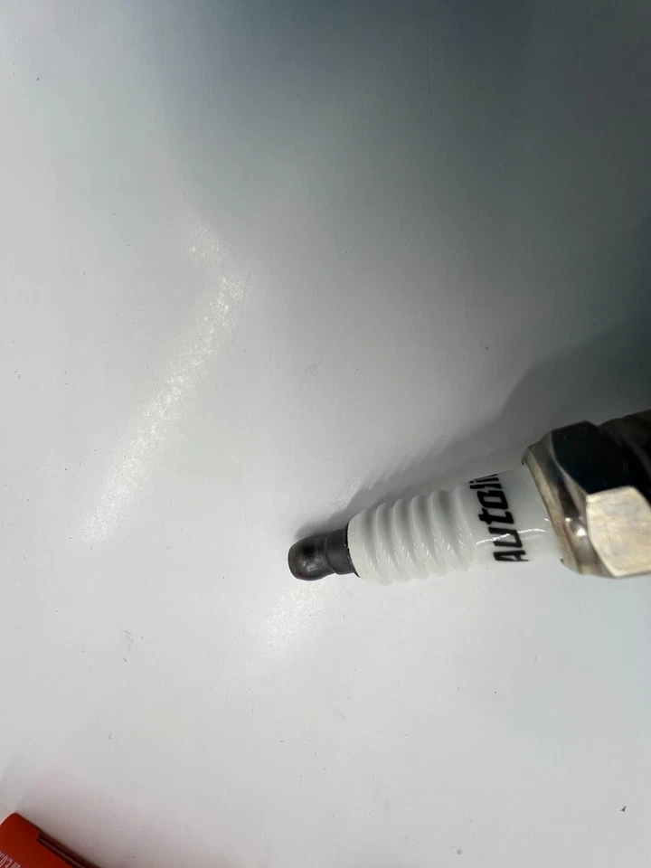 (CANTIDAD 4) Bujía de resistencia de cobre Autolite 5245 para GMC Savana 2500 2012 Foto 3 de 4