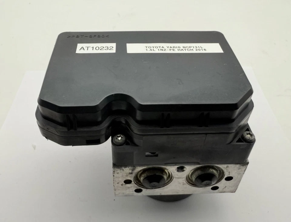 Módulo de computadora de control antibloqueo de freno bomba ABS Toyota Yaris 1,5 L OEM 16-19 Foto 4 de 4
