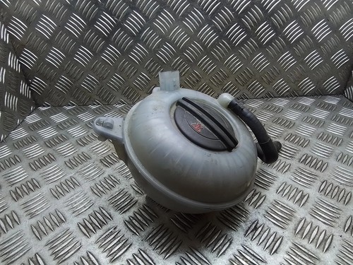 VW PASSAT Variant B8 3G5 AUSGLEICHSBEHÄLTER KÜHLWASSER 5q0121407g 2.00 31989364