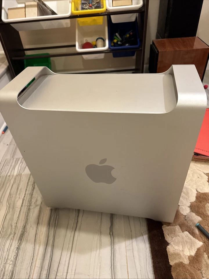 Apple MacPro Quad Core 2 x 2.66 ghz dual-core Intel Xeon 12 GB Memory + Boots Up - Image 2 of 4