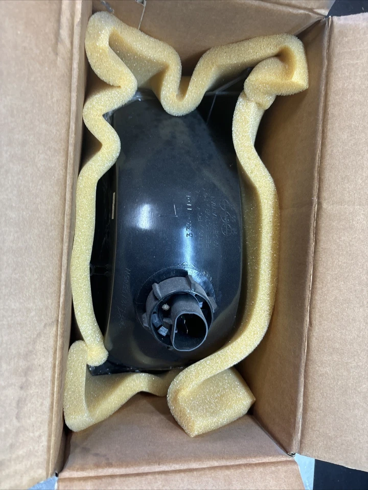 Headlight For 90-94 Chrysler LeBaron LeBaron 1989 1995 Driver Side w/ bulb - Image 2 of 3