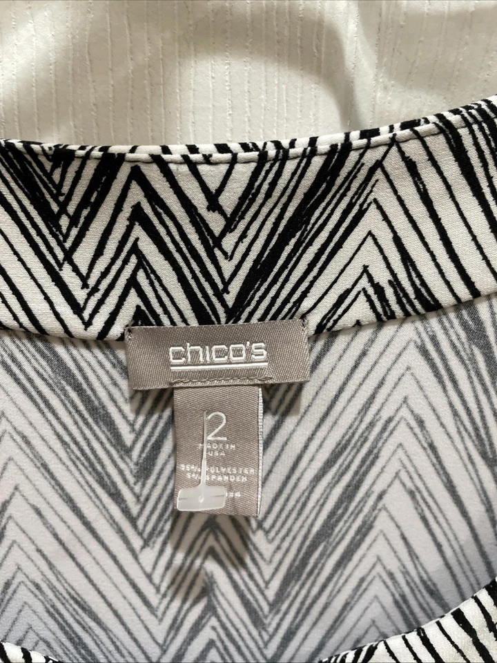 Chicos Talla 2 Precioso Vestido Maxi Diseño Negro Blanco Sin Mangas Talla 2 Hermoso Foto 2 de 3