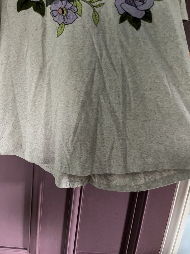 Per Una Marks & Spencer Ladies Size 16 Love T Shirt Embroidered Asymmetric Hem - Image 4 of 4