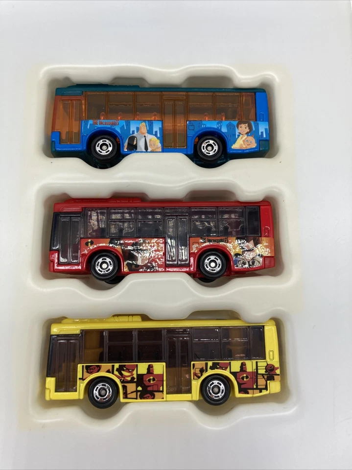 TAKARA TOMY Tomica  Disney The Incredibles wrapping bus set 1/64 Diecast - Image 2 of 4