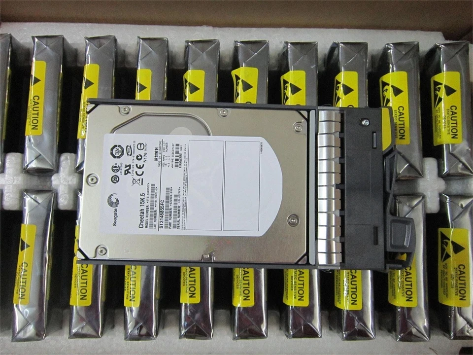NetApp X278A-R5 ST3146855FC 146GB 15K 4Gb/s 3.5" Fibre Channel Hard Drive - Image 3 of 3