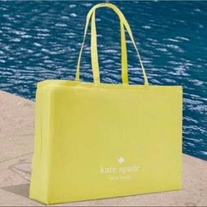 yellow shopper bag