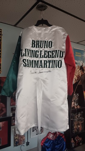 WWF WWE Bruno Sammartino the living legend green white & red signed robe w JSA - Picture 2 of 4