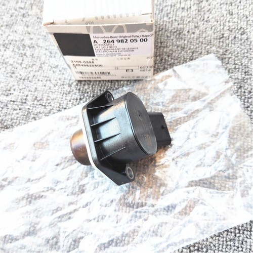 M264 Engine Lifting Magnet Lift Solenoid for Benz 2019-21 W205 C-Class 1.5/2.0L - Picture 8 of 10