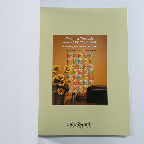 Country Threads geht zur Charm School: 19 kleine Quilts von 5" Quadraten - Bild 5 von 10