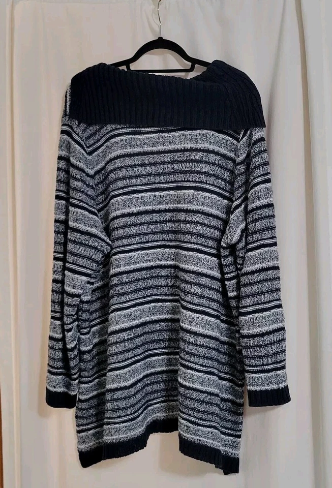 Suéter Pullover Catherines Mujer Talla Grande 3X Azul Marino Blanco Rayas Capucha Cuello Foto 2 de 4