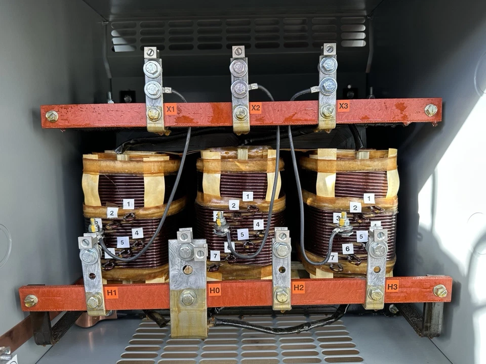 NOVO Transformador Hammond SGA30015DK – 15 kVA TRIFÁSICO 480/277V a 240V Tipo Seco - Imagem 3 de 4