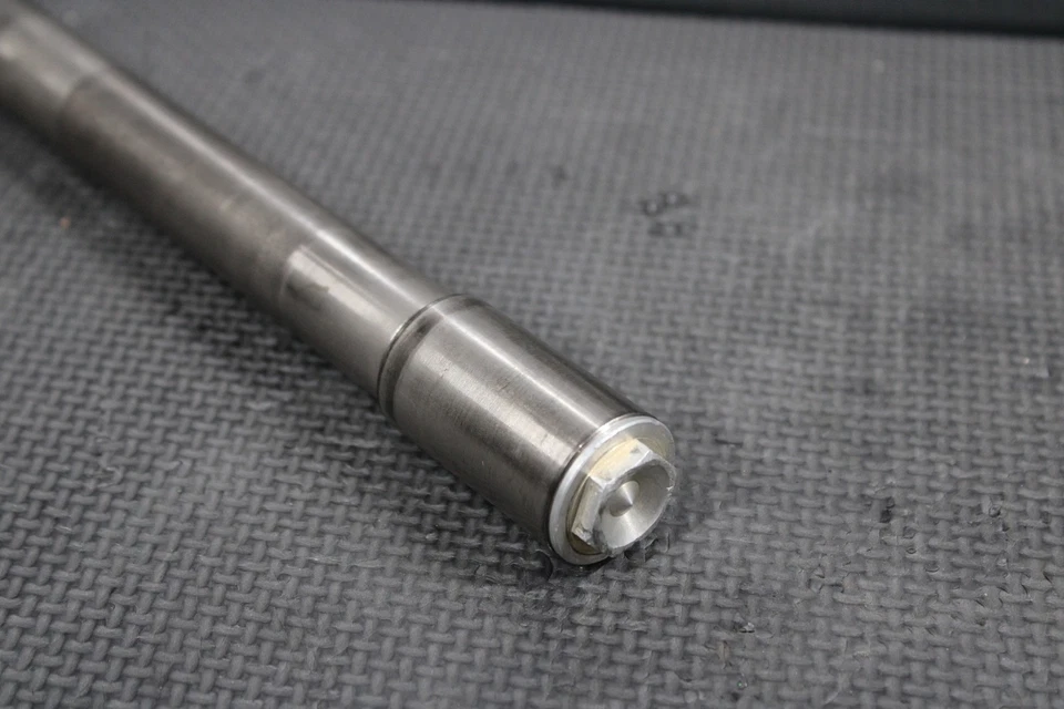 KTM 250 XCW 2016 OEM llanta delantera eje de perno pivote 79109081033 Foto 4 de 4