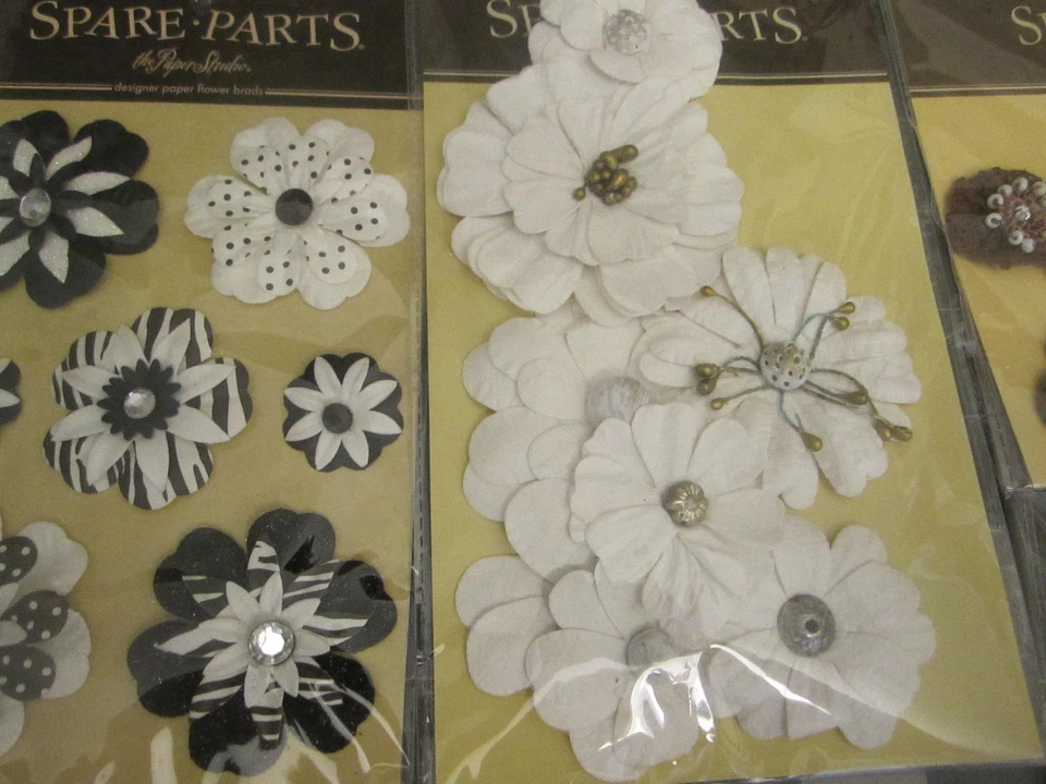 Lot of 8 Spare PArts- Paper Flower Embellishments Junk Journal Scrapbooking - Image 3 of 4