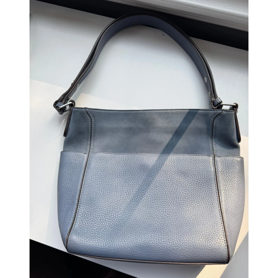 Bolso de Hombro Treasure & Bond Azul Cuero y Gamuza Grano Guijarro Cartera de Todos los Días Foto 4 de 4