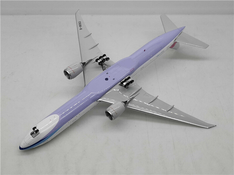 Phoenix China Airlines for Boeing 777-300ER B-18053 1:400
