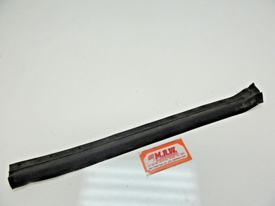 FOR REAR DOOR PANEL RUBBER SEAL OFF BOTTOM LOWER EDGE LEFT DRIVER BACK STRIP LR