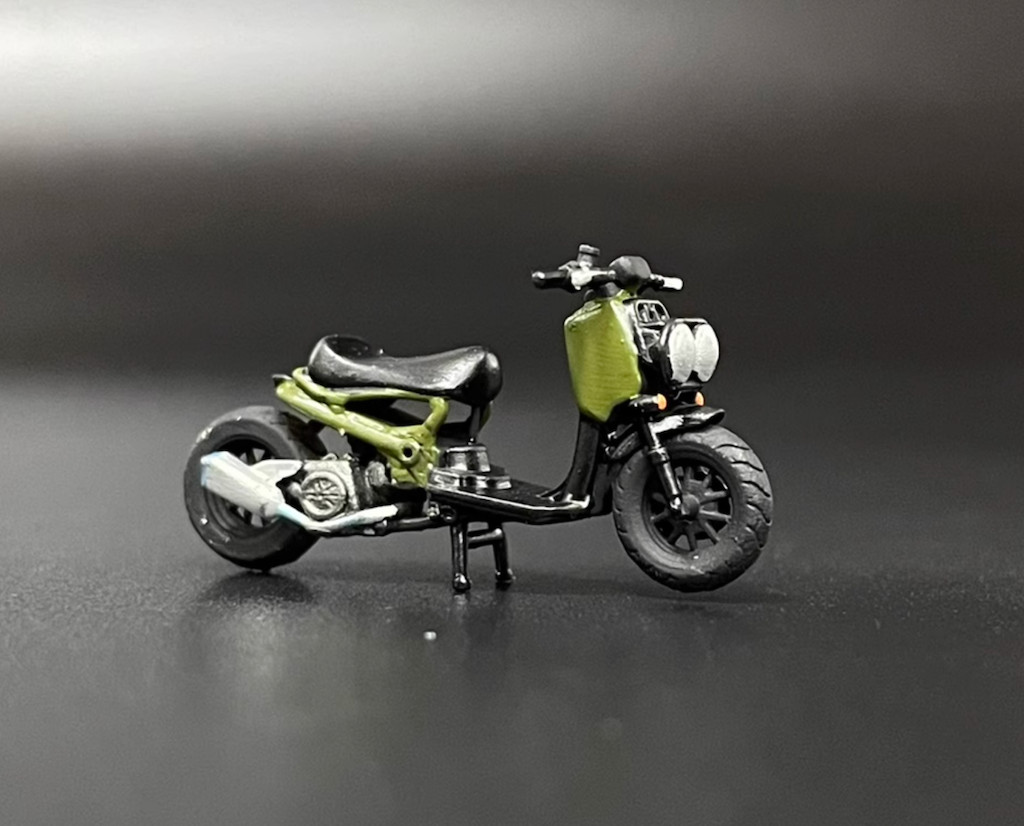 CR 1:64 ZOOMER Motorcycle Motor Bike Model Resin