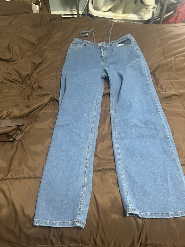 Fashion Jean Wear Women’s Denin Jeans. Blue Size Medium Cotton/poly New. No Tags