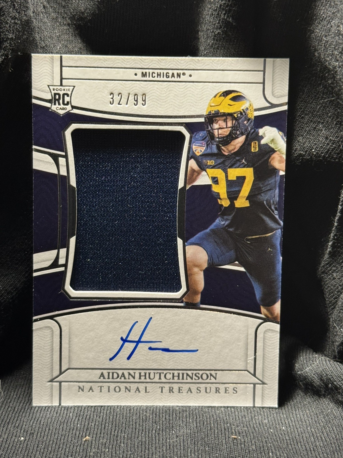 2022 Panini National Treasures Collegiate - Materials Auto Aidan Hutchinson