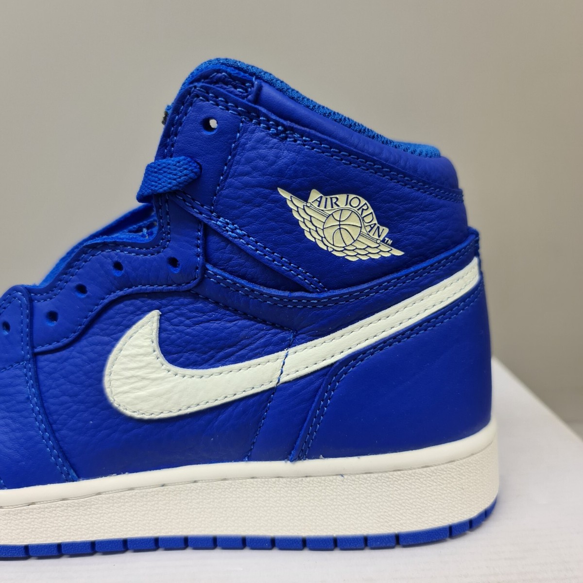 jordan 1 retro high og hyper royal price