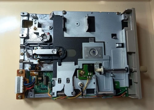 Mitsumi Newtronics D503V 5.25 " Fdd Floppy with controller and floppy cable