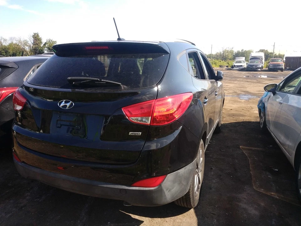 Conjunto de parachoques trasero Hyundai Tucson 2015 negro OEM 866102S000 usado Foto 4 de 4