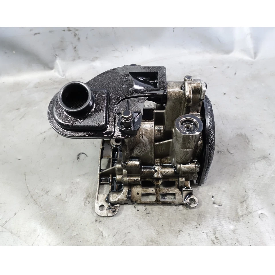 Bomba de vacío de aceite diésel BMW F10 535d F15 X5 35d N57 2014-2018 dañada OEM Foto 3 de 4