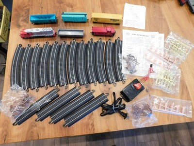 Vintage Bachmann HO Train Set Santa Fe GP40 Loco Cars Track Power Pack Lot