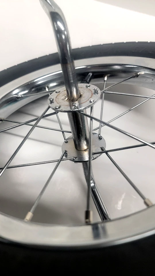 Triciclo Schwinn Roadster Triciclo Rueda Delantera - Neumático, Tubo, Llanta (uno) USADO (C) Foto 4 de 4