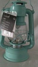 Lumineo LED Laterne, kaltweiße Optik, batteriebetrieben mit angebrachten Etiketten
