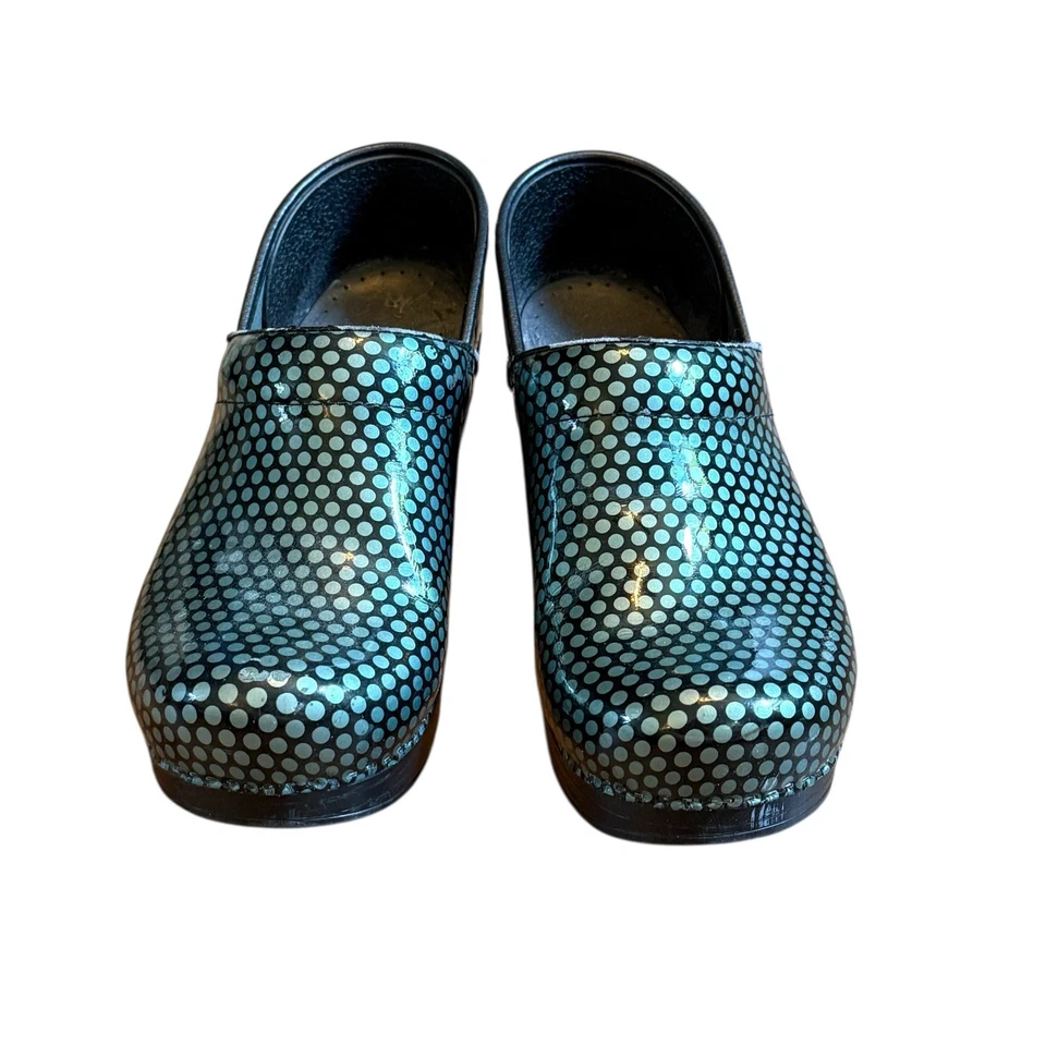 Zuecos Dansko de charol a lunares verdes y negros talla EU 38 US 7,5-8 Foto 2 de 4
