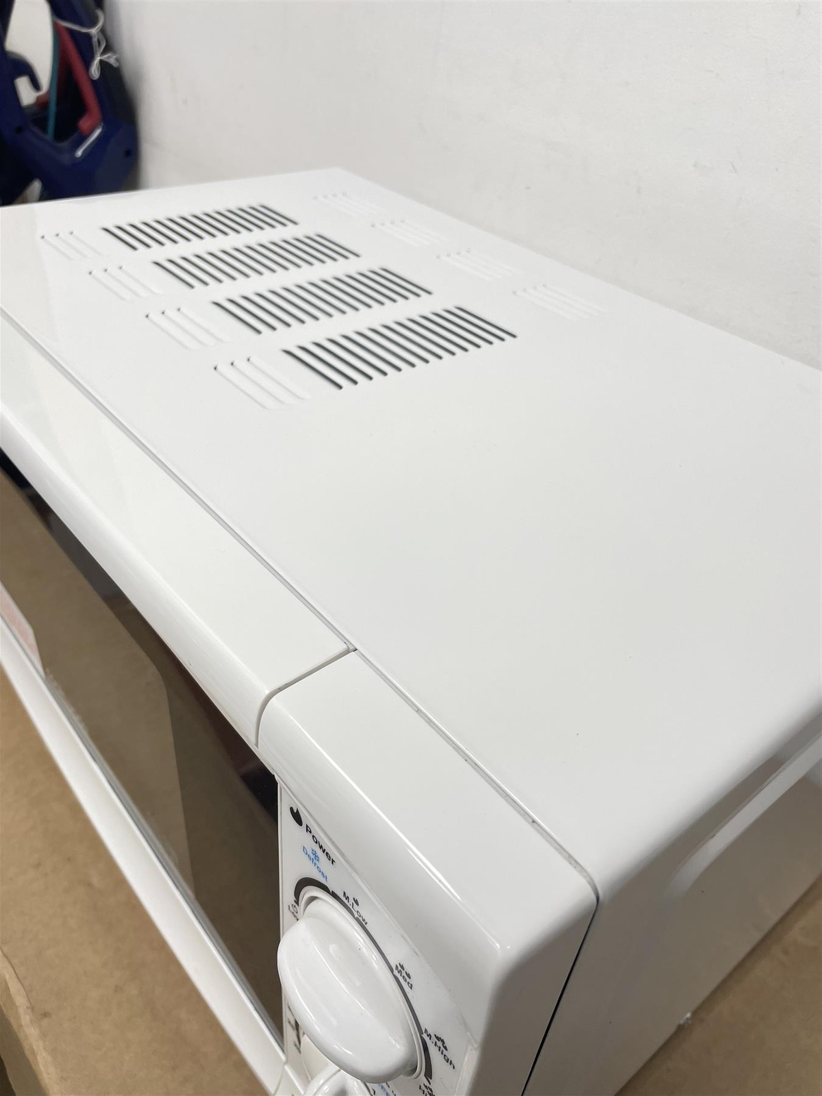 Cookworks 17 Litre Standard Microwave Oven 700W Defrost MM7 6 power