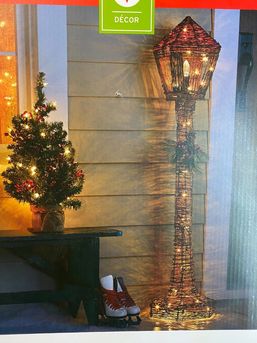 Lighted lamp post deals