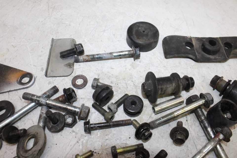 Yamaha XT350 1987 OEM pernos de montaje de motor hardware tornillos de motor Foto 4 de 4