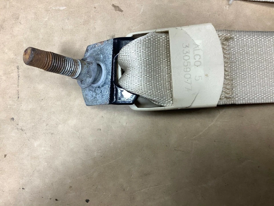 2010 VOLKSWAGEN ROUTAN REAR LEFT DRIVER SIDE SAFETY SEAT BELT RETRACTOR OEM+ - Image 4 of 4