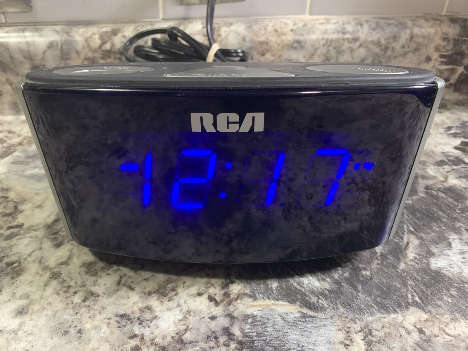 RCA Multi-function Dual Wake Alarm Clock Radio, model RP3720A Large Blue Led
