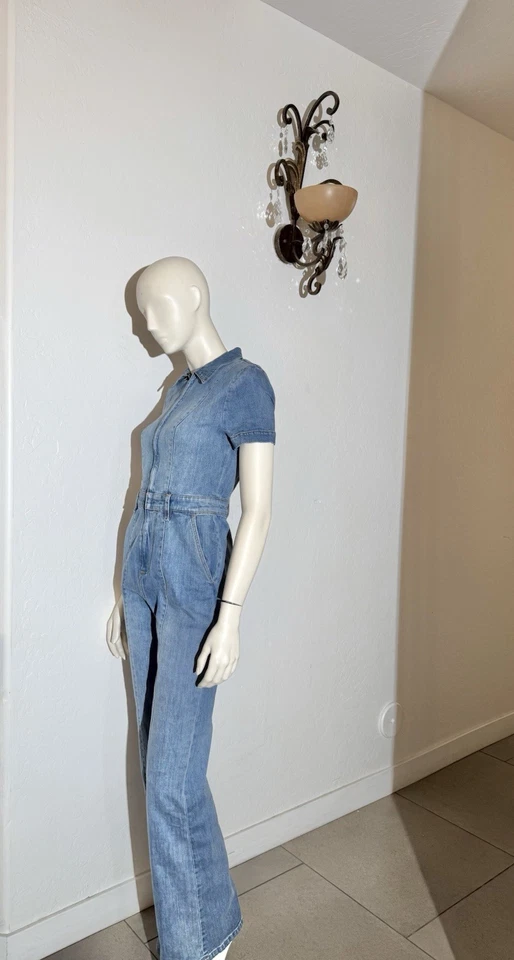 Precioso mono bootleg de mezclilla Alice+Olivia $495 Foto 2 de 4