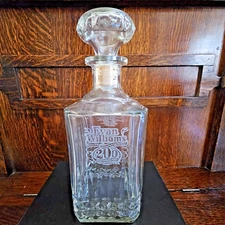 Evan Williams 1783-1983 200th Year Anniversary Bourbon Whiskey Bottle Decanter
