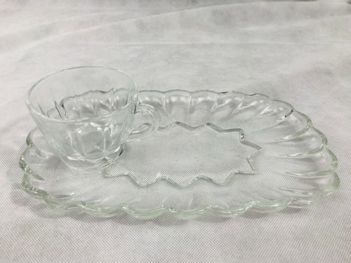Anchor Hocking 8 Piece Classic Snack Set LN in The Original Box - Picture 5 of 8