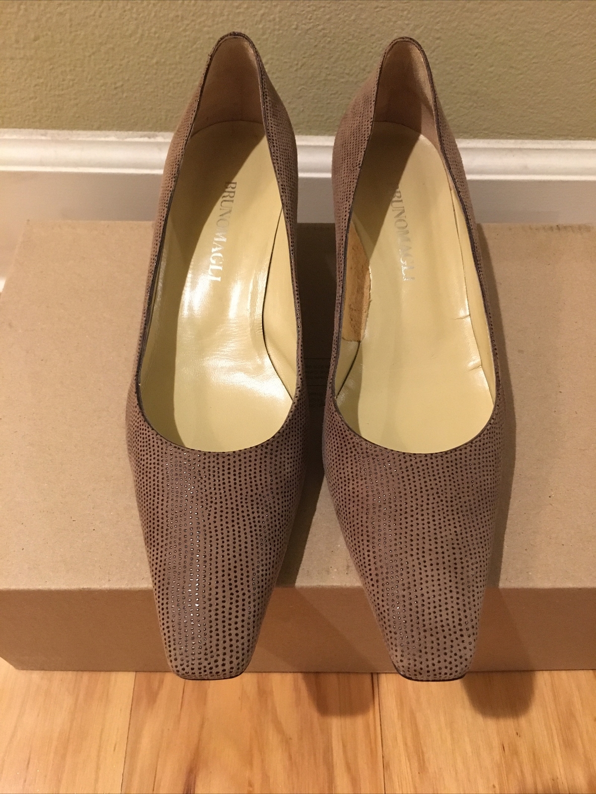 Bruno Magli Kitten Heels Textured Dots Vero Cuoio - Gem