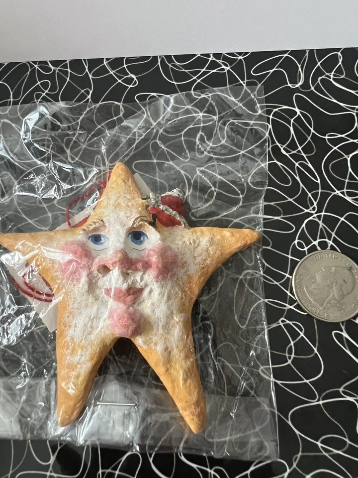 Antropomórfico Papá Noel en Estrella Adorno de Navidad Amarillo Papel Maché Departamento 56 NUEVO Foto 3 de 4