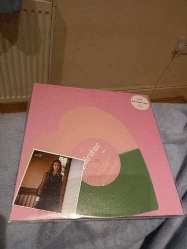Laufey - Valentine - Strawberry Matcha Swirl Heart Shaped Vinyl - 2026 Sealed